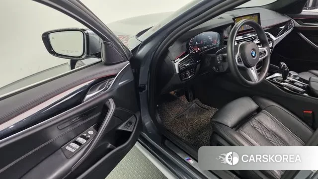 BMW 5 Series (G30) 2020 Серебристо-серый из Кореи, фото 4