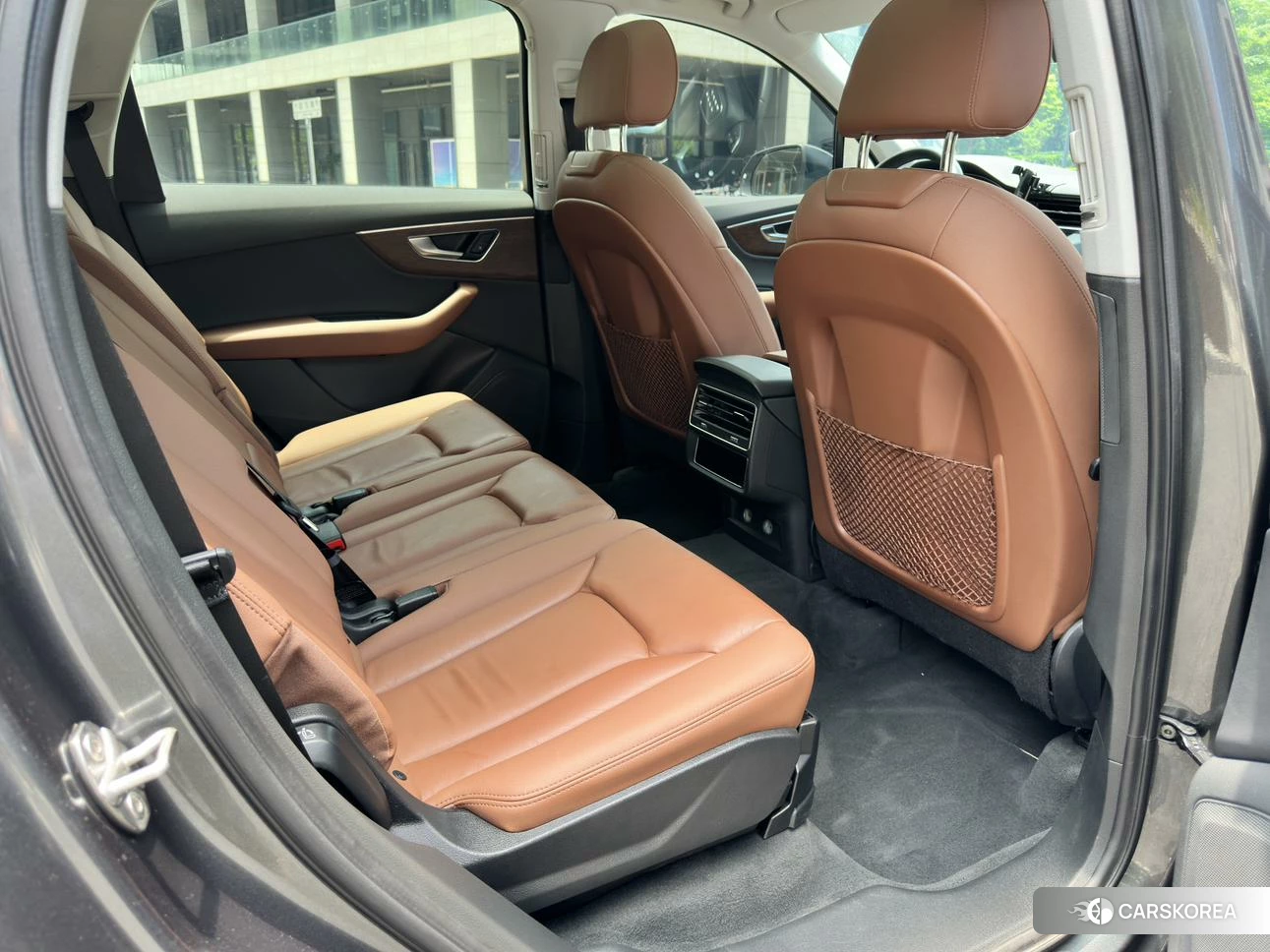 Audi Q7 2020 Темно-серый из Китая, фото 4