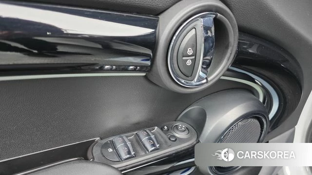 Mini Cooper 2023 Белый из Кореи, фото 4