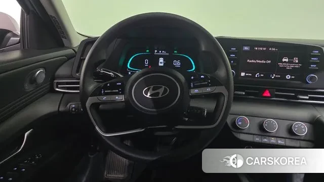 Hyundai The New Avante (CN7) 2023 Серебристо-серый из Кореи, фото 4