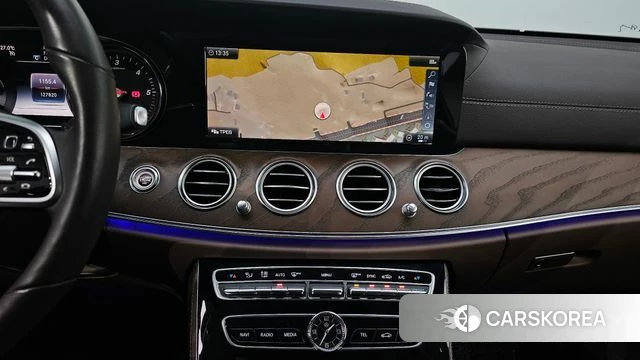 Mercedes-Benz E-Class W213 2019 Белый из Кореи, фото 4
