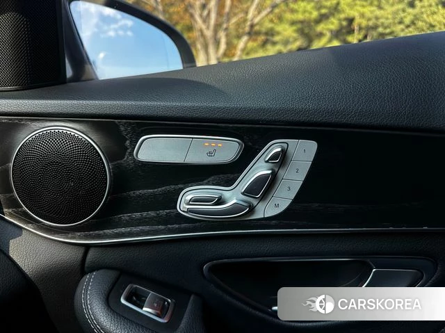 Mercedes-Benz C-Class W205 2018 Белый из Кореи, фото 4