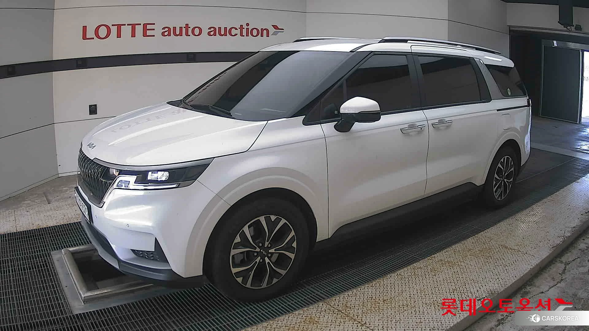 Kia Carnival 2023 Snow White Pearl (optional) из Кореи, фото 4