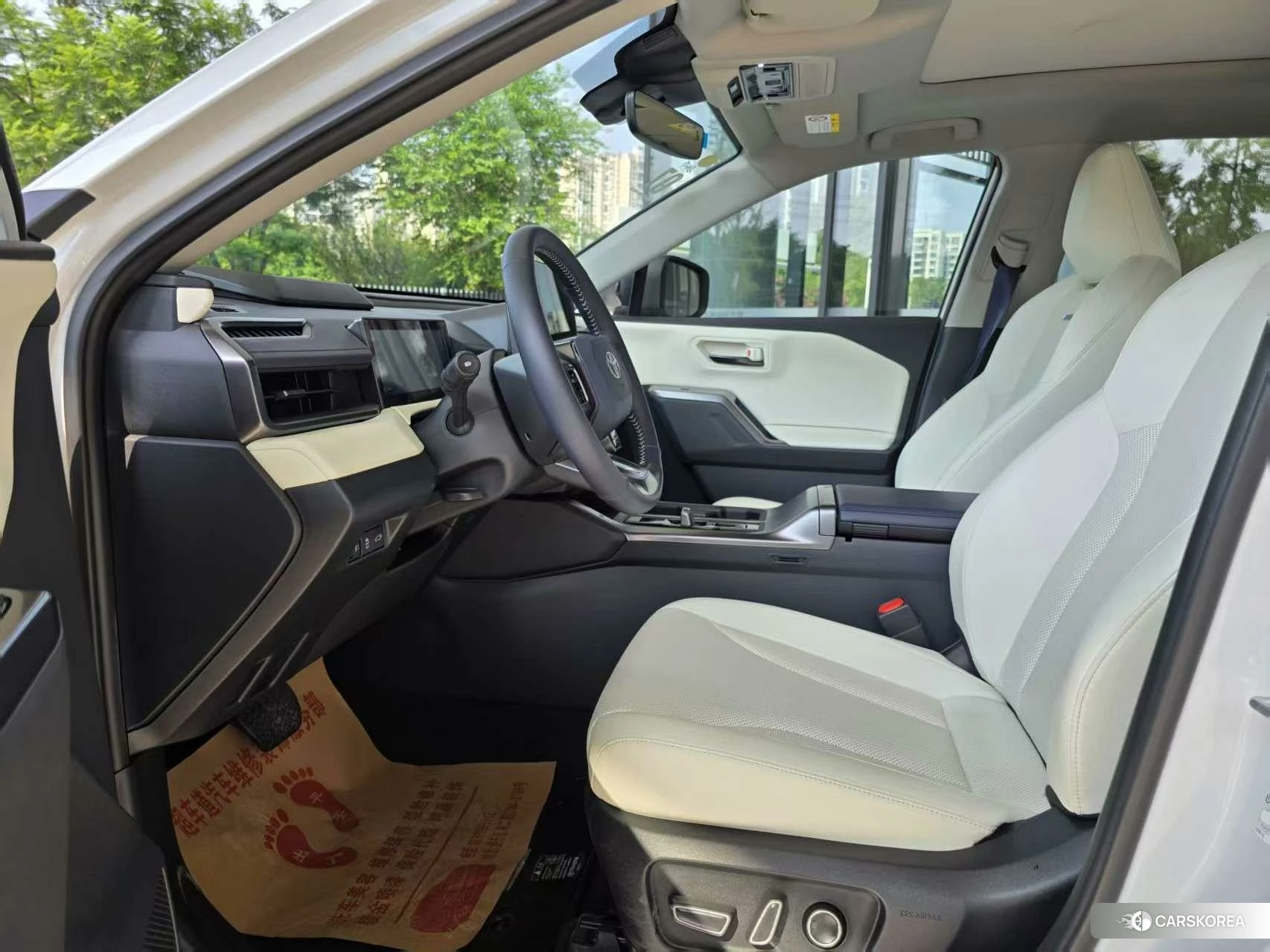 Toyota RAV4 Rongfang 2025 Белый из Китая, фото 4