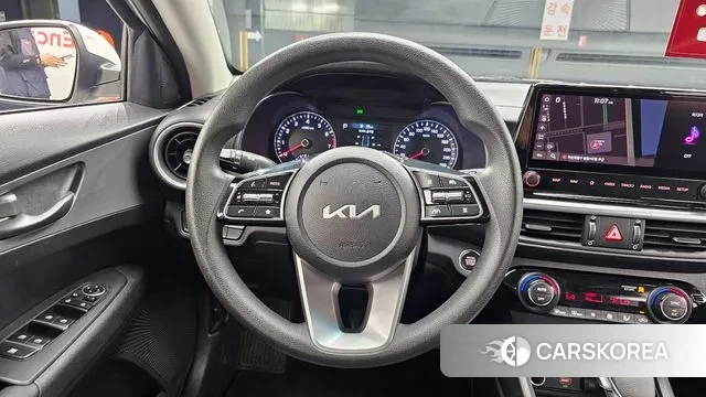 Kia The New K3 2nd generation 2021 Белый из Кореи, фото 4