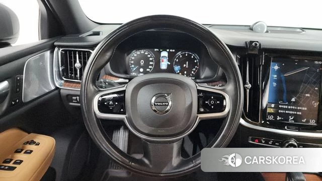 Volvo V60 Cross-Country 2nd Generation 2021 Серый из Кореи, фото 4