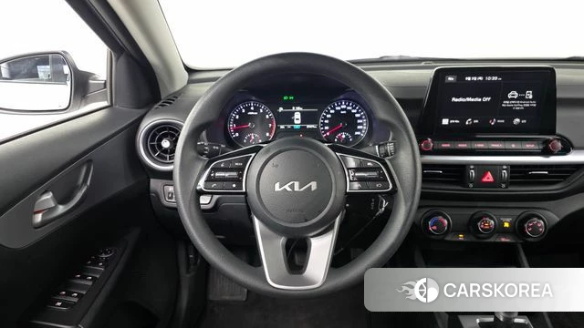 Kia The New K3 2nd generation 2023 Белый из Кореи, фото 4