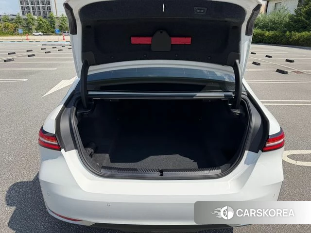 BMW 5 Series (G60) 2025 Белый из Кореи, фото 4