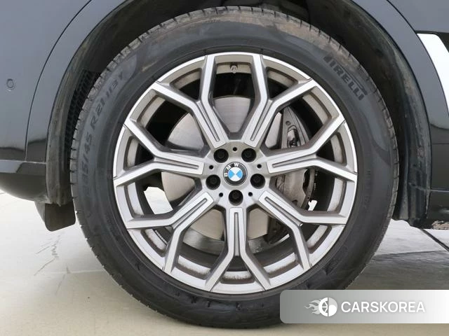 BMW X7 2023 Черный из Китая, фото 4