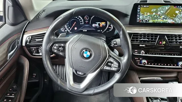 BMW 5 Series (G30) 2018 Светло-серебряный цвет из Кореи, фото 4