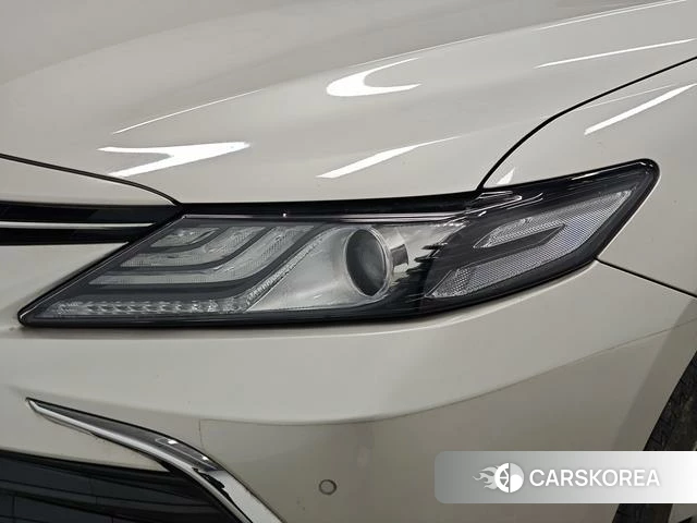 Toyota Camry 2023 Серебристо-серый из Китая, фото 4