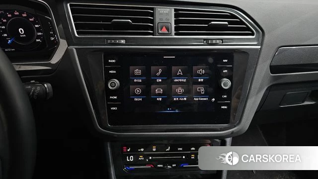 Volkswagen Tiguan second Generation 2021 Белый из Кореи, фото 4