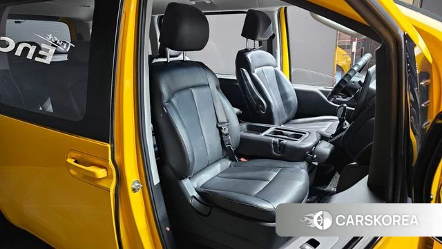 Hyundai Staria 2021 Желтый из Кореи, фото 4
