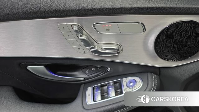 Mercedes-Benz C-Class W205 2021 Белый из Кореи, фото 4