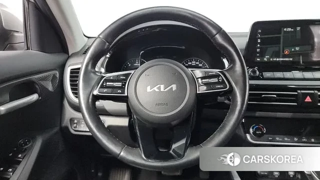 Kia Seltos 2021 Серебристо-серый из Кореи, фото 4