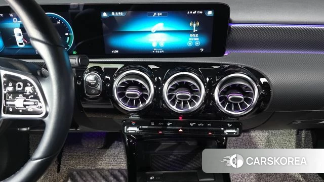 Mercedes-Benz A-Class W177 2021 Белый из Кореи, фото 4