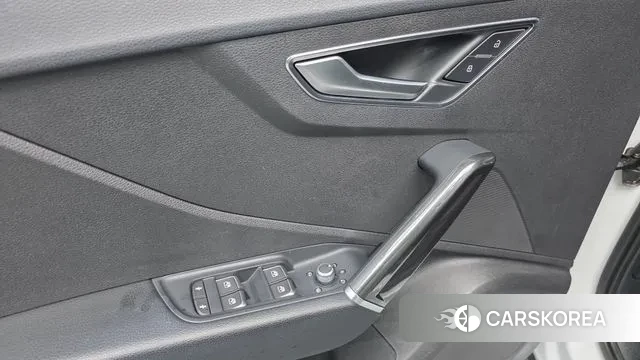 Audi Q2 2023 Белый из Кореи, фото 4