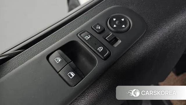 Hyundai Staria 2022 Белый из Кореи, фото 4