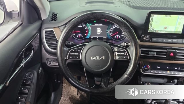 Kia Seltos 2022 Белый из Кореи, фото 4