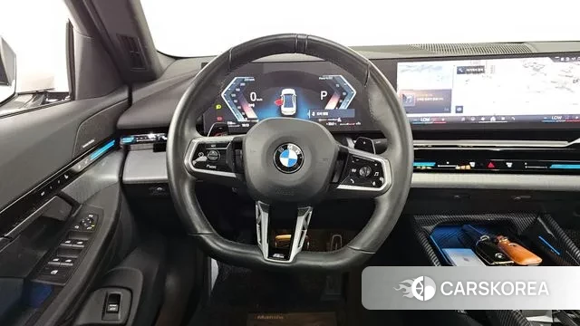 BMW 5 Series (G60) 2024 Белый из Кореи, фото 4