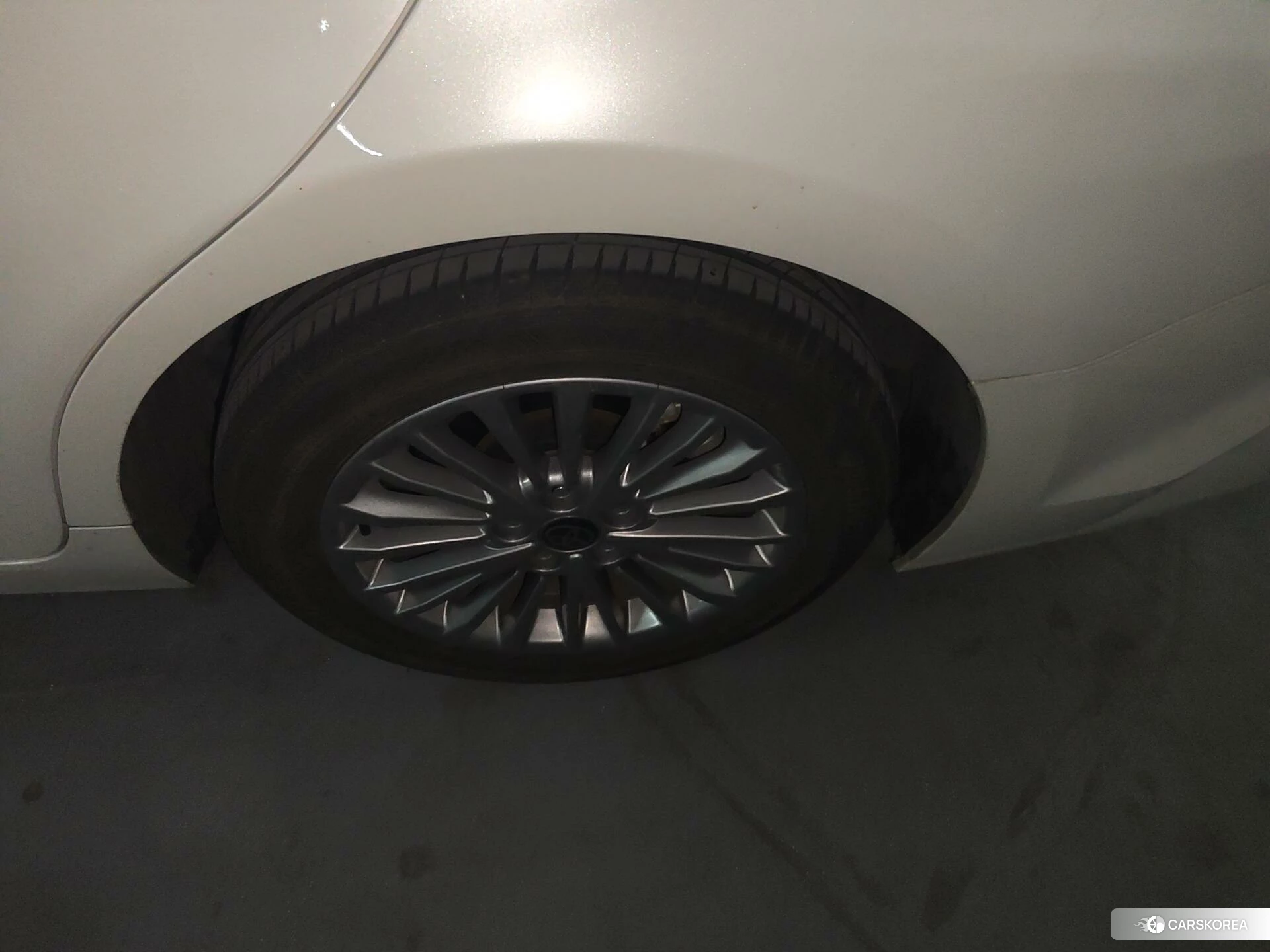 Toyota Camry 2024 Белый из Китая, фото 4