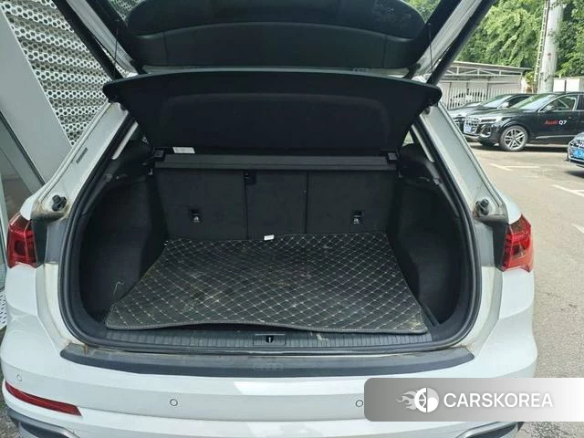 Audi Q3 2022 Белый из Китая, фото 4