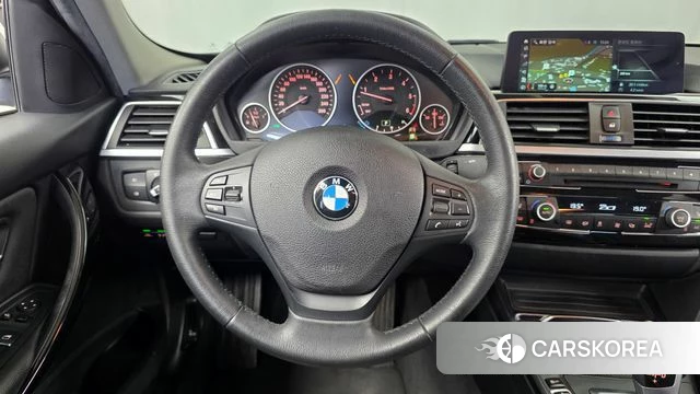 BMW 3 Series (F30) 2018 Белый из Кореи, фото 4