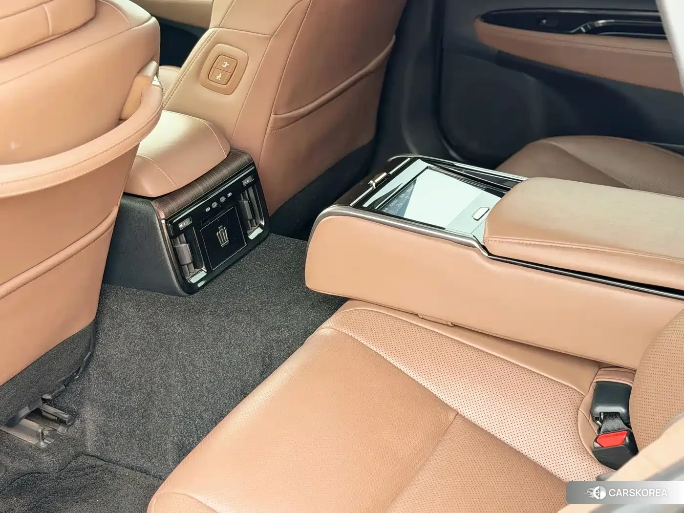 Toyota Crown (imported) 2024 Черный из Китая, фото 4