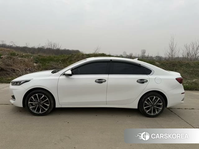 Kia K3 2021 Белый из Китая, фото 4