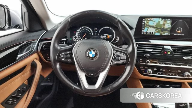 BMW 5 Series (G30) 2018 Серебристо-серый из Кореи, фото 4