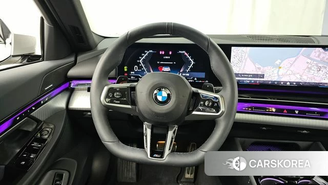 BMW 5 Series (G60) 2025 Белый из Кореи, фото 4
