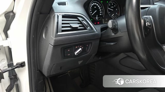 BMW 1 Series (F20) 2018 Белый из Кореи, фото 4