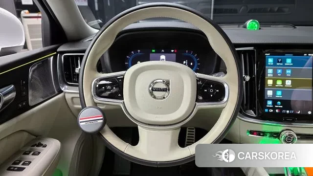 Volvo S60 3rd generation 2022 Белый из Кореи, фото 4