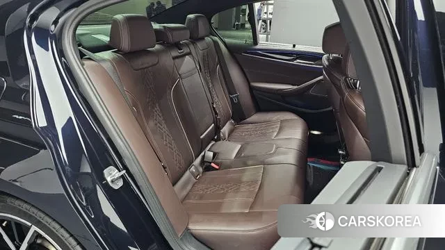 BMW 5 Series (G30) 2022 Черный из Кореи, фото 4