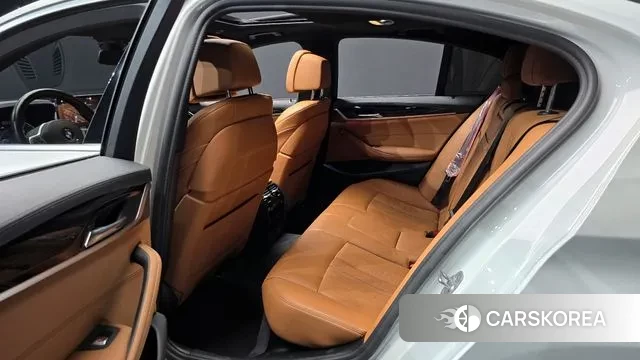 BMW 5 Series (G30) 2020 Белый из Кореи, фото 4