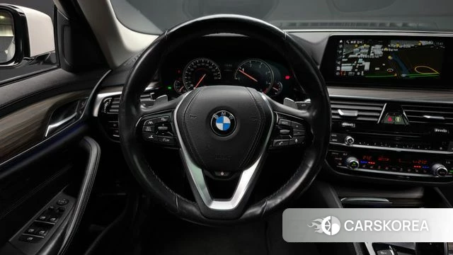 BMW 5 Series (G30) 2018 Белый из Кореи, фото 4
