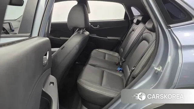 Hyundai Kona 2019 Светло-серебряный цвет из Кореи, фото 4