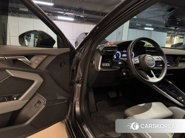 Audi A3 2023 Темно-серый из Китая, фото 4