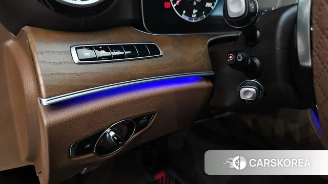 Mercedes-Benz E-Class W213 2018 Черный из Кореи, фото 4