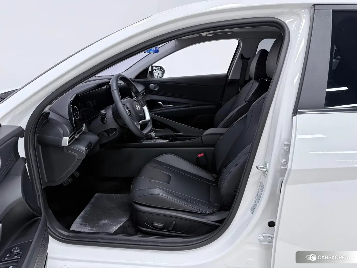 Hyundai Elantra 2023 Белый из Китая, фото 4