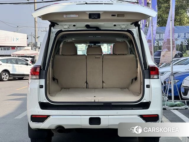 Toyota Land Cruiser (imported) 2024 Белый из Китая, фото 4