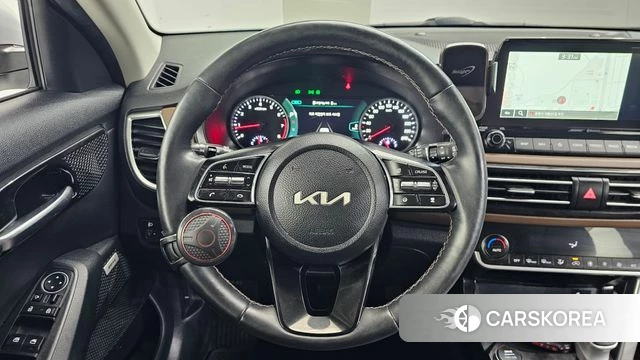 Kia Seltos 2022 Белый из Кореи, фото 4