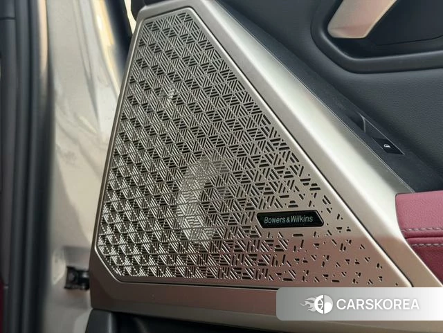 BMW 5 series 2025 Серебристо-серый из Китая, фото 4
