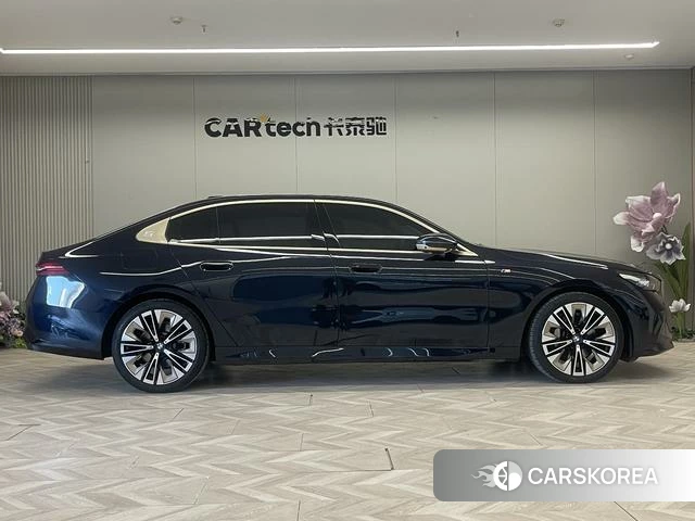 BMW 5 series 2024 Черный из Китая, фото 4
