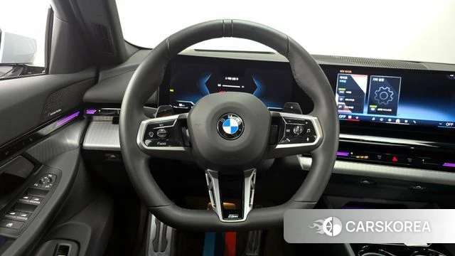 BMW 5 Series (G60) 2024 Небесно-голубой из Кореи, фото 4