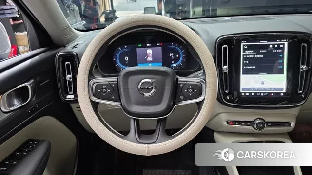 Volvo XC40 2024 Серебристо-серый из Кореи, фото 4