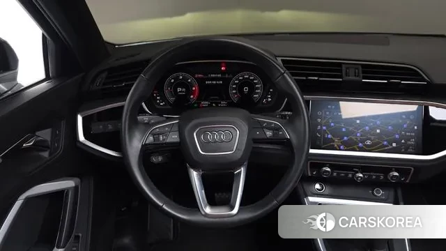 Audi Q3 (F3) 2023 Черный из Кореи, фото 4