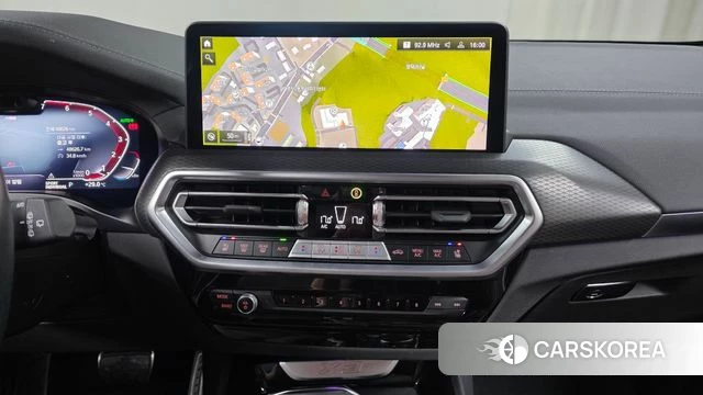 BMW X3 (G01) 2024 Серебристо-серый из Кореи, фото 4