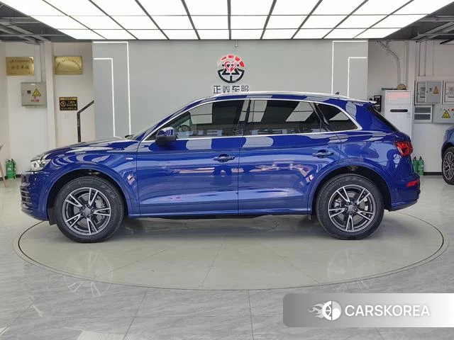 Audi Q5L 2021 Синий из Китая, фото 4