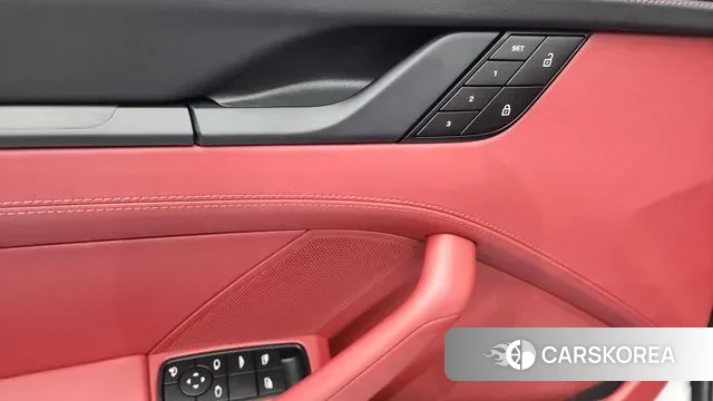 Porsche 911(992) 2024 Серебряный из Кореи, фото 4